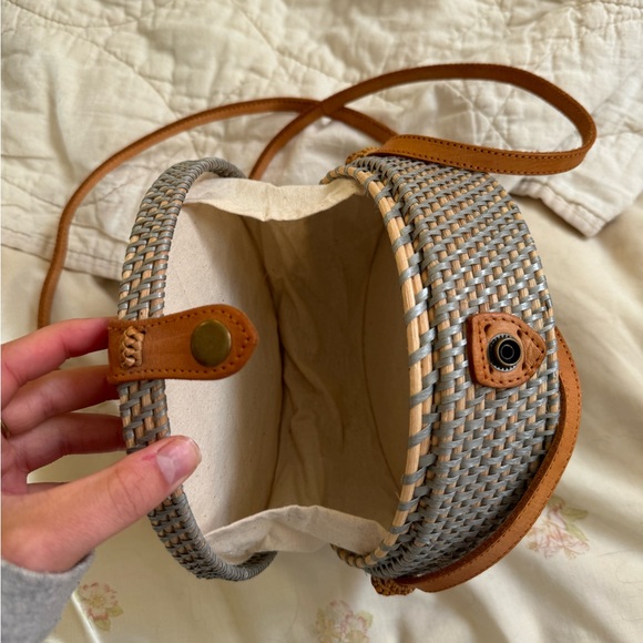 Blue wicker/rattan purse - Picture 2 of 3